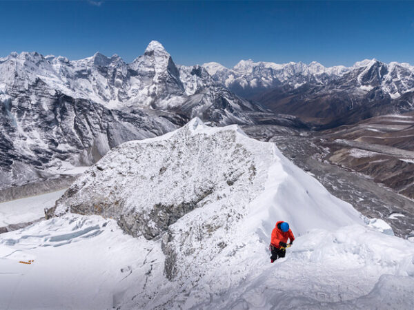 lobuche peak climbing