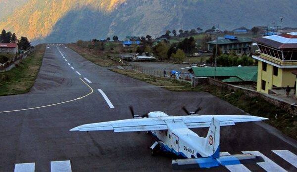 Kathmandu to Lukla flight flying