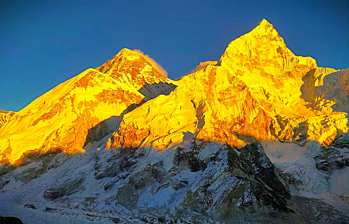 sunset view from kalapatthar