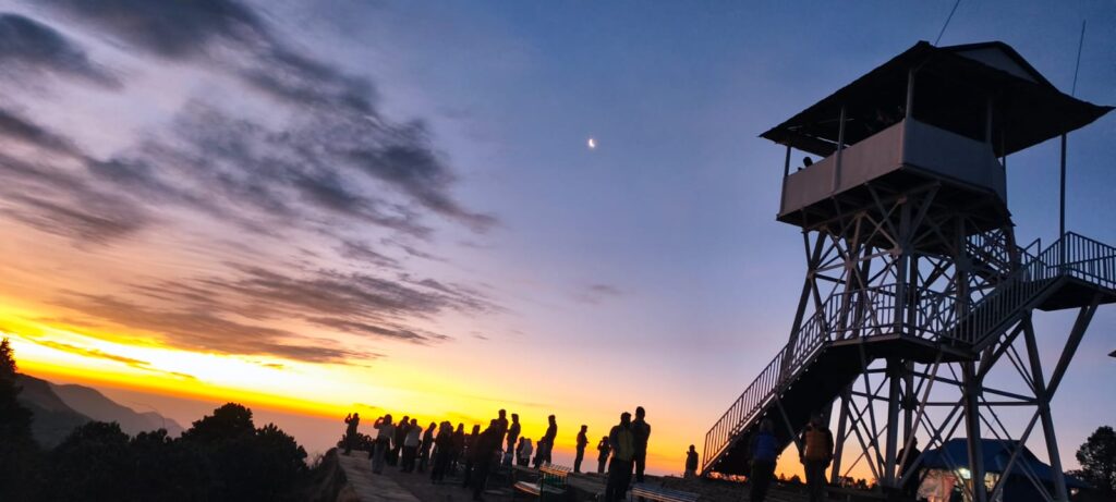 ghorepani-view-tower-sunset