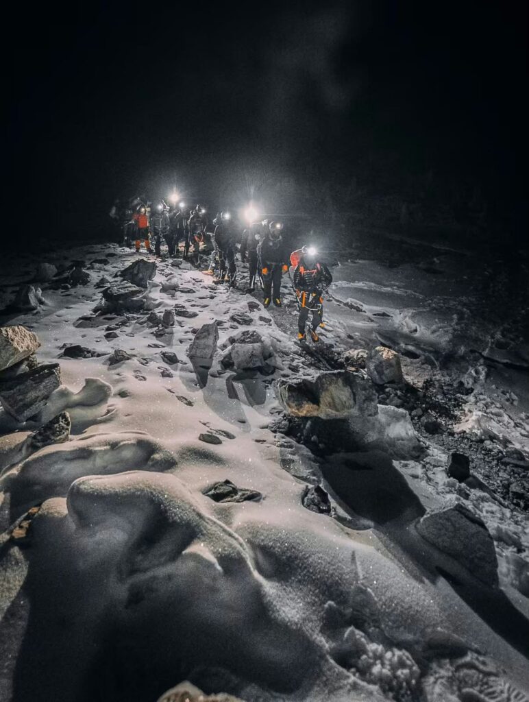 everest expedition night climb
